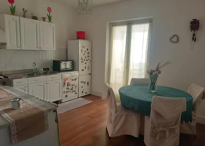 Semesterbostad Al Girone *